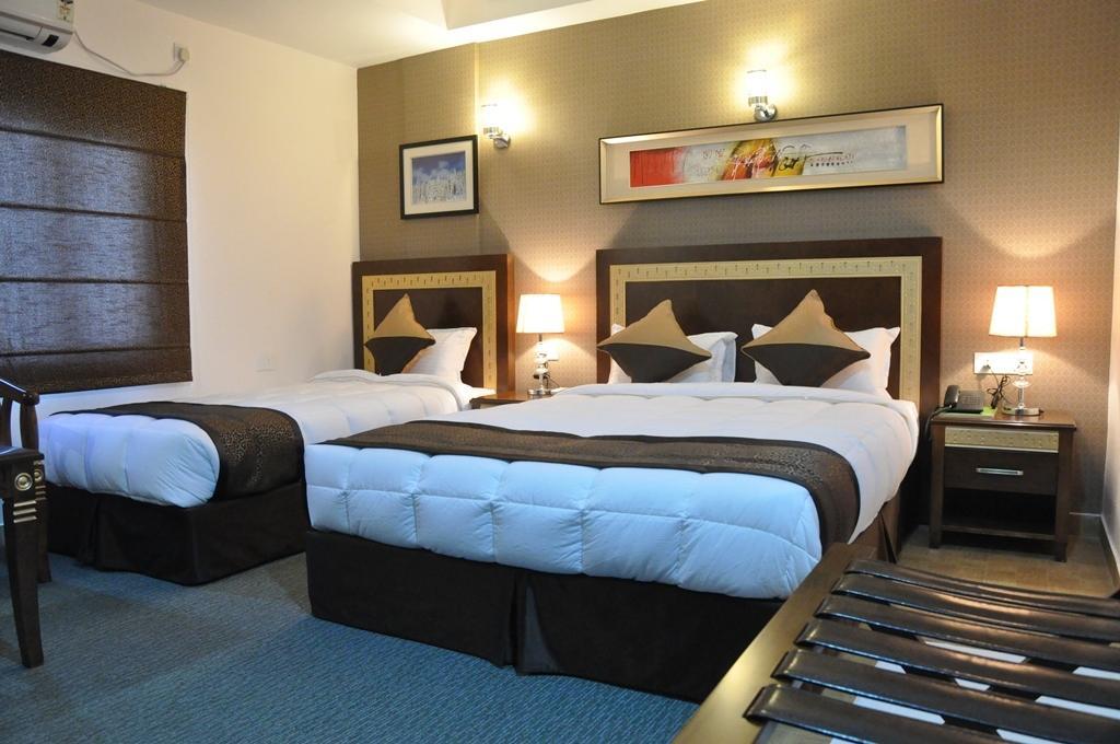 Hotel Silk Route Guwahati Zewnętrze zdjęcie