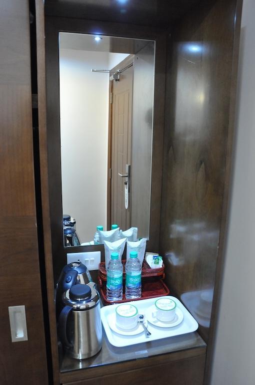 Hotel Silk Route Guwahati Zewnętrze zdjęcie