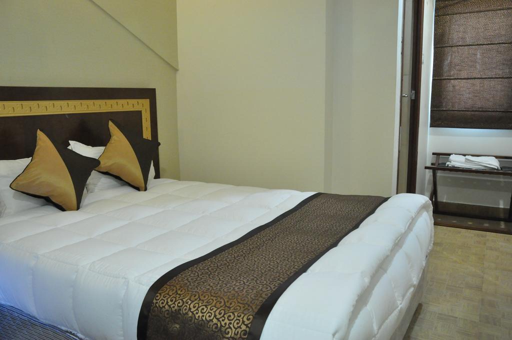 Hotel Silk Route Guwahati Zewnętrze zdjęcie
