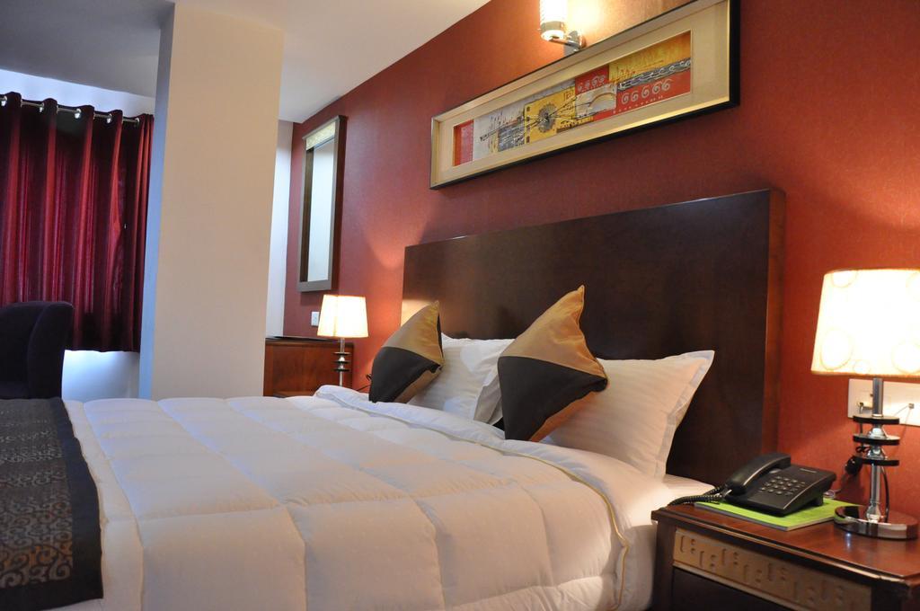 Hotel Silk Route Guwahati Zewnętrze zdjęcie